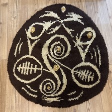 Vintage tufted thick handmade Aztec style brown oval egg  floor rug 95 x 88cm