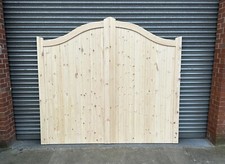 Wooden driveway gates - ,