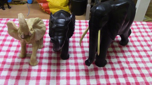 Set large elephant - of,