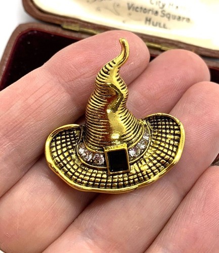 Lovely petite gold - gold, hat