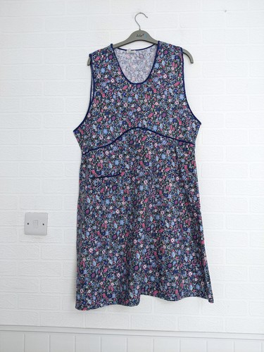 Blue vintage pinafore apron - /,