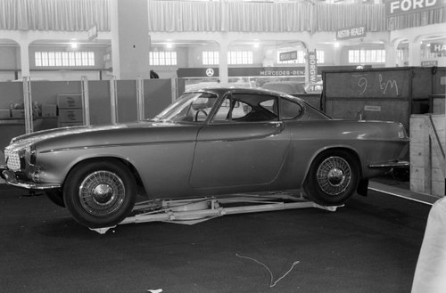Volvo p1800 motor show - p1800,