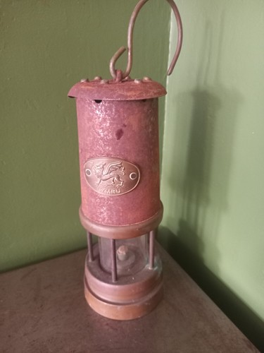 Vintage welsh minors - minors, lamp