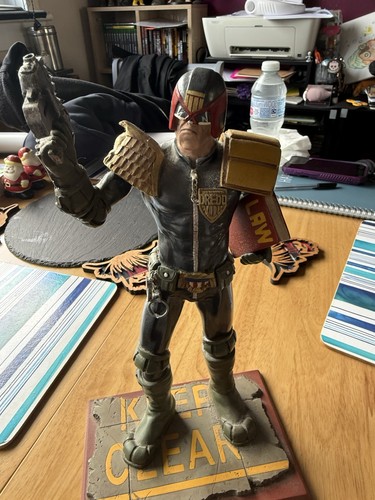 Judge dredd plastic action - dredd,