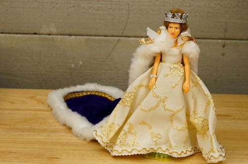 Vintage peggy nisbet - nisbet, hrh