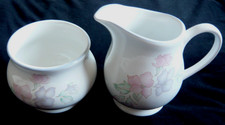 SADLER ROMANCE SUGAR BOWL AND