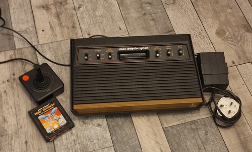 Atari 2600 woody console - atari, fully