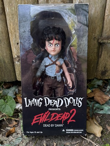 Mezco living dead - living, evil
