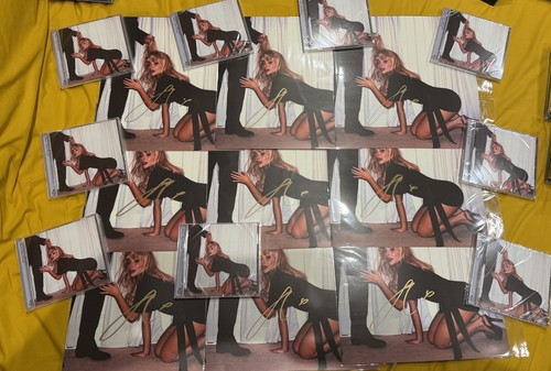 Sabrina carpenter signed - signed,