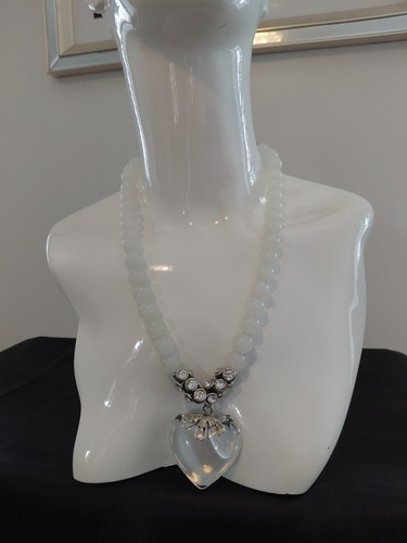 Chunky white bead necklace - white,