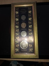 IMPRESSIVE FRAMED 1950s : BRITISH COINS 6d / 3d / 1/- /  2/6d  10cm x 22cm Frame