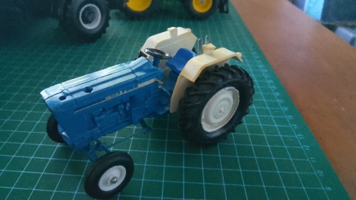 Britains ford 6600 diecast - ford,