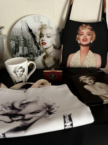 Marilyn monroe job lot - job,