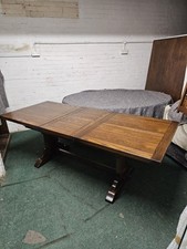 OLD CHARM FURNITURE LARGE OAK RICHMOND EXTENDING DINNING TABLE MODEL No 2369