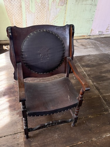 Antique carved oak monks chair - carved,