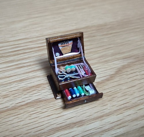 Dolls house miniature - 1/12,,