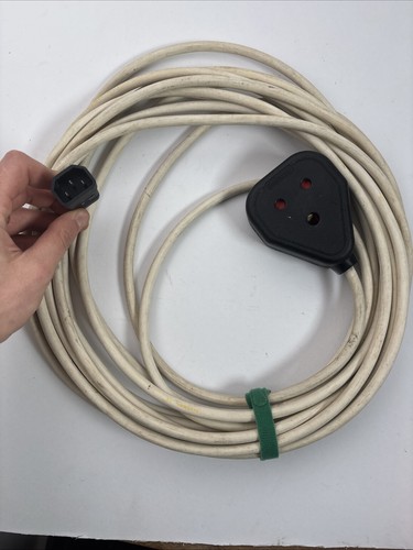 Mains iec c13 - to,