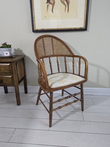 Barrel cane seated - barrel,