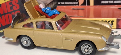 Corgi toys 261 - james, 007