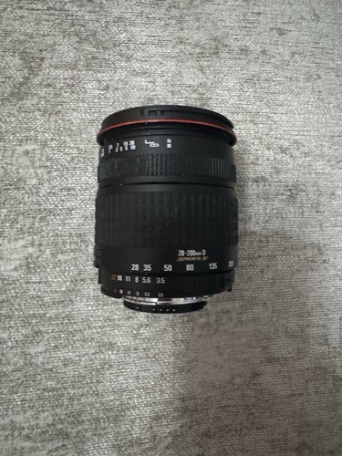 Sigma compact hyperzoom - compact,