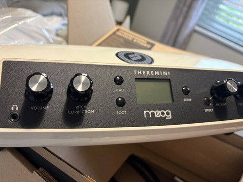 Moog theremini boxed theremin - theremini,