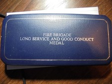 QEII Boxed FIRE BRIGADE L.S.G.C. MEDAL  Sub Officer John SINCLAIR  (MAD/89)