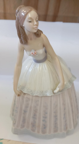Lladro waiting dance - waiting,