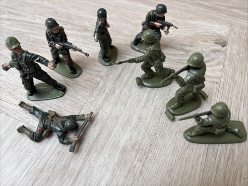 Vintage toy soldiers bundle - vintage,