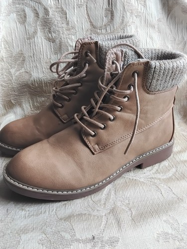 Tan ankle boots size 6 - &,