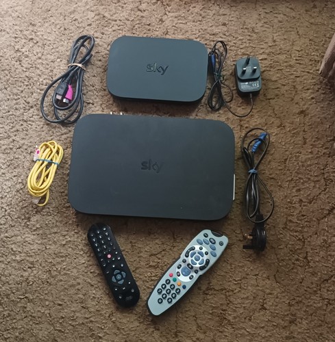 Sky 1tb uhd box - uhd, model