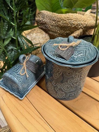 Brocante embossed stoneware - brocante,
