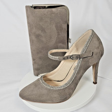 Womens Court Shoe with Strap
