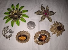 Job lot of 6 x 1960's / 70's Sarah Coventry Brooches including 2 Coventry GB