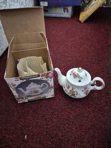 Chippendale floral ceramic pot - chippendale,