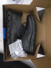 Deakin School Shoes Size 9