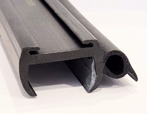 Side window rubber seal - side,