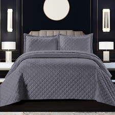 Luxury Quilted Bedspread Bed