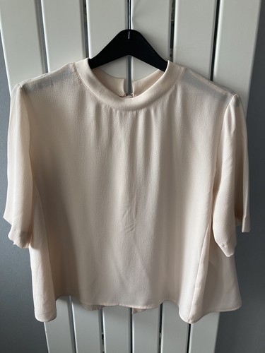 Ladies clothing size - h, m