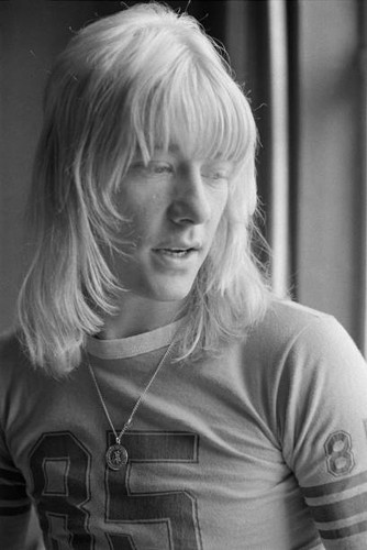 Singer brian connolly - singer,