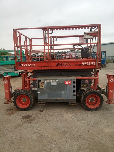 2014 skyjack 6832 scissor lift - 2014,