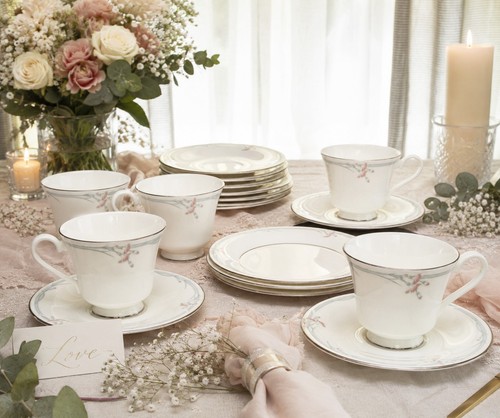 Royal doulton carnation fine - doulton,