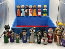 Hand-Painted Wooden Peg Doll Set with Display Box – Christmas & Cultural Theme