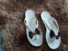 Ted Baker Flip Flops Monochrome Colour Size 8 Ideal For Holidays