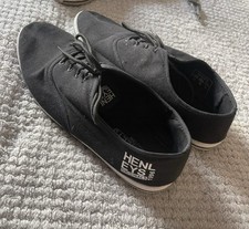 Black Henley’s shoes size 9