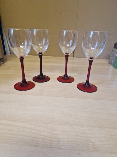 Red stem wine glasses - red,