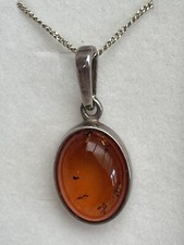 Genuine Golde Honey Baltic Amber Pendant & 18" Sterling Silver Fine Chain VGC