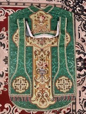 Green Embroidered Mass Set