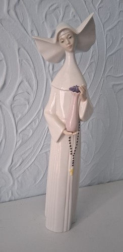 Lladro nun serene moment - nun,