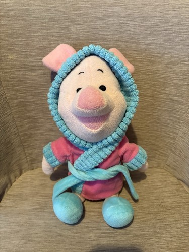 Winnie the pooh piglet wearing - winnie,