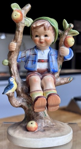 Goebel 142 apple tree boy - apple,